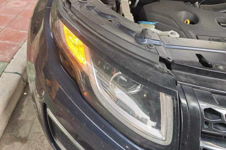 Used Land Rover Range Evoque 2018 240 PS SE Smart Brilliance Edition Right Front Headlight