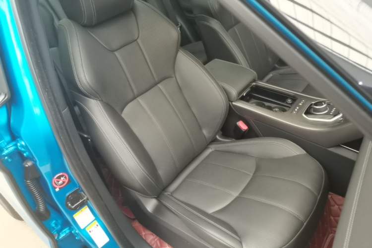 Used Land Rover Range Evoque 2018 240 PS Dream Lotus Lake Blue Limited Edition Right Front Seat