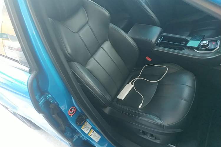 Used Land Rover Range Evoque 2018 240 PS Dream Lotus Lake Blue Limited Edition Right Front Seat