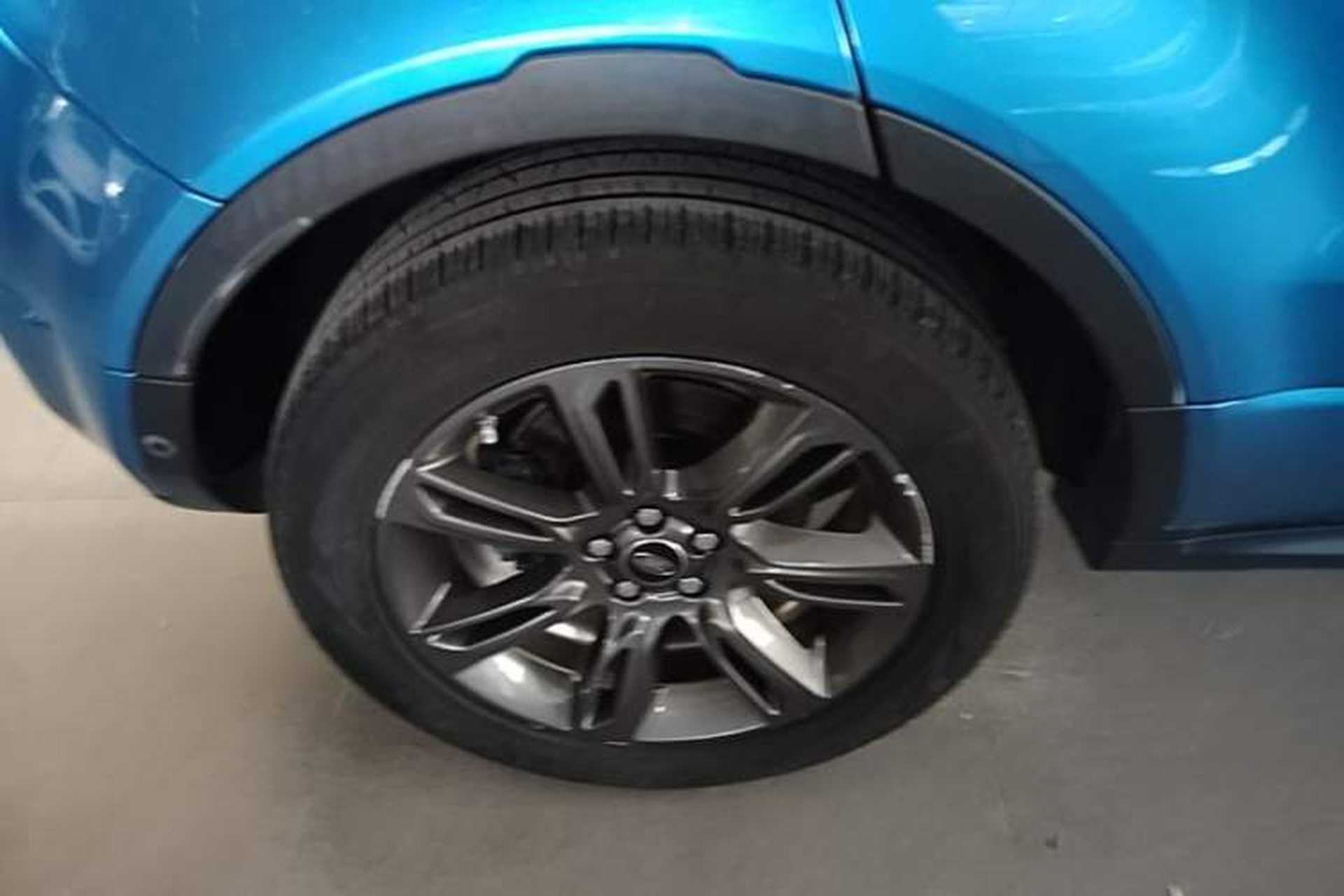 Used Land Rover Range Evoque 2018 240 PS Dream Lotus Lake Blue Limited Edition Right Rear Wheel Hub