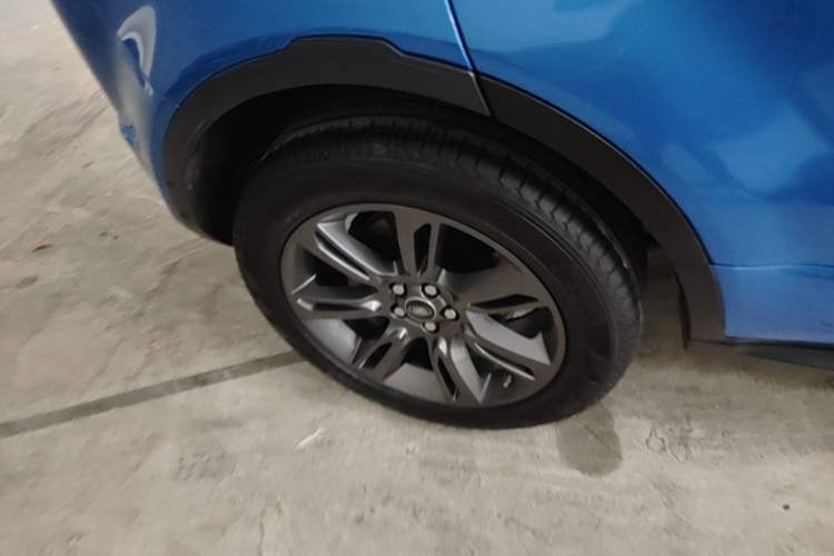 Used Land Rover Range Evoque 2018 240 PS Dream Lotus Lake Blue Limited Edition Right Rear Wheel Hub