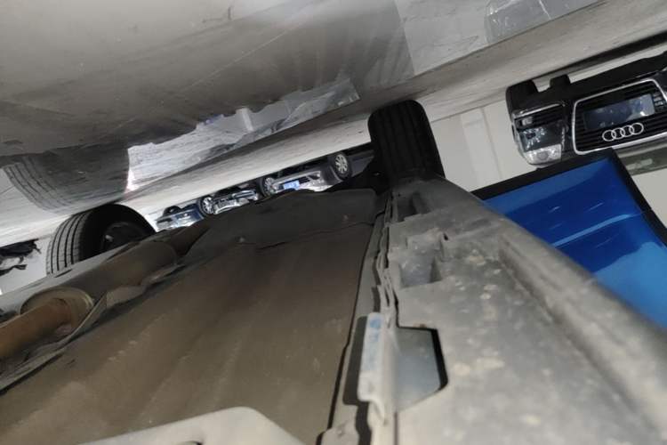 Used Land Rover Range Evoque 2018 240 PS Dream Lotus Lake Blue Limited Edition Right Side Sill