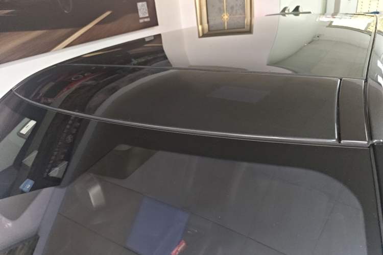 Used Land Rover Range Evoque 2018 240 PS Dream Lotus Lake Blue Limited Edition Roof
