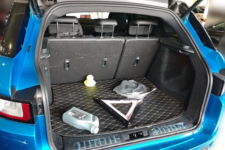Used Land Rover Range Evoque 2018 240 PS Dream Lotus Lake Blue Limited Edition Trunk