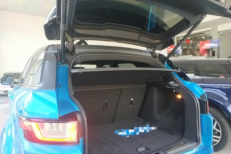Used Land Rover Range Evoque 2018 240 PS Dream Lotus Lake Blue Limited Edition Trunk