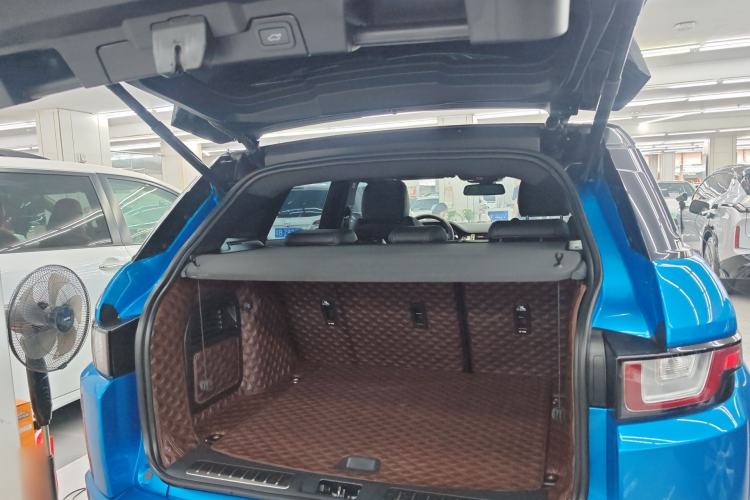 Used Land Rover Range Evoque 2018 240 PS Dream Lotus Lake Blue Limited Edition Trunk