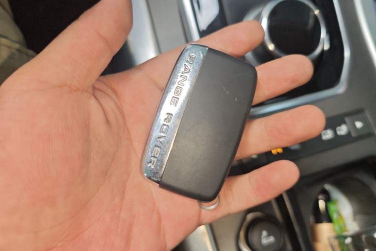 Used Land Rover Range Evoque 2018 240 PS SE Smart Brilliance Edition Vehicle Key