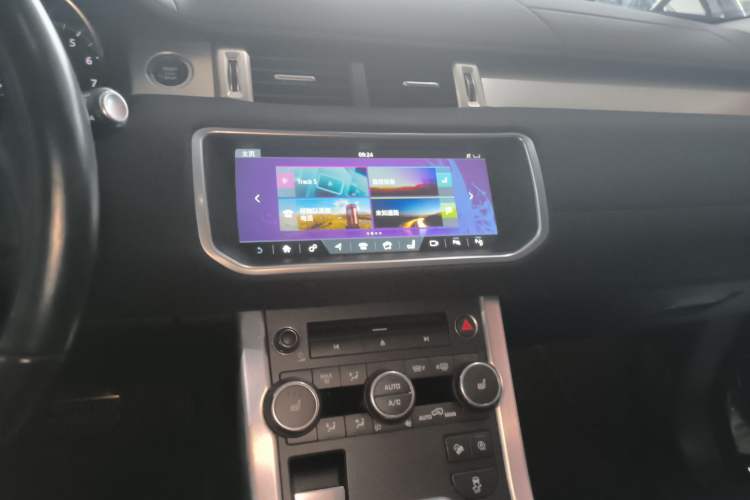 Used Land Rover Range Evoque 2018 240 PS SE Smart Brilliance Edition Audio And AC Panel