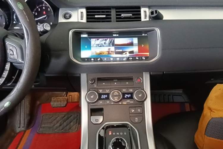 Used Land Rover Range Evoque 2018 240 PS SE Smart Brilliance Edition Audio And AC Panel