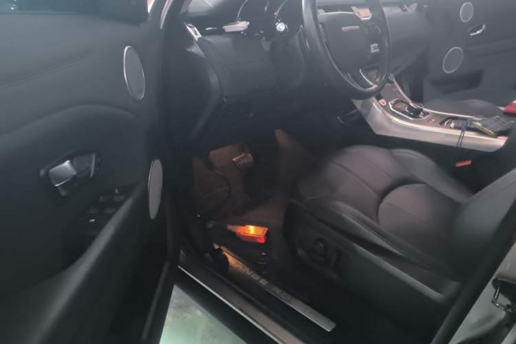 Used Land Rover Range Evoque 2018 240 PS SE Smart Brilliance Edition Driver Seat
