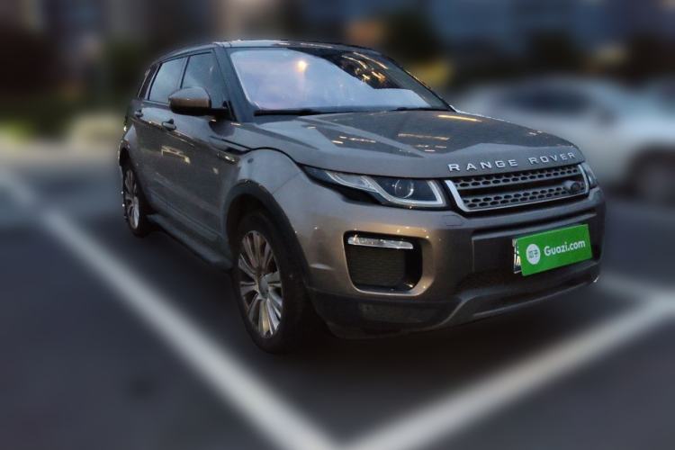 Used Land Rover Range Evoque 2018 240 PS SE Smart Brilliance Edition Front Right 45 Deg