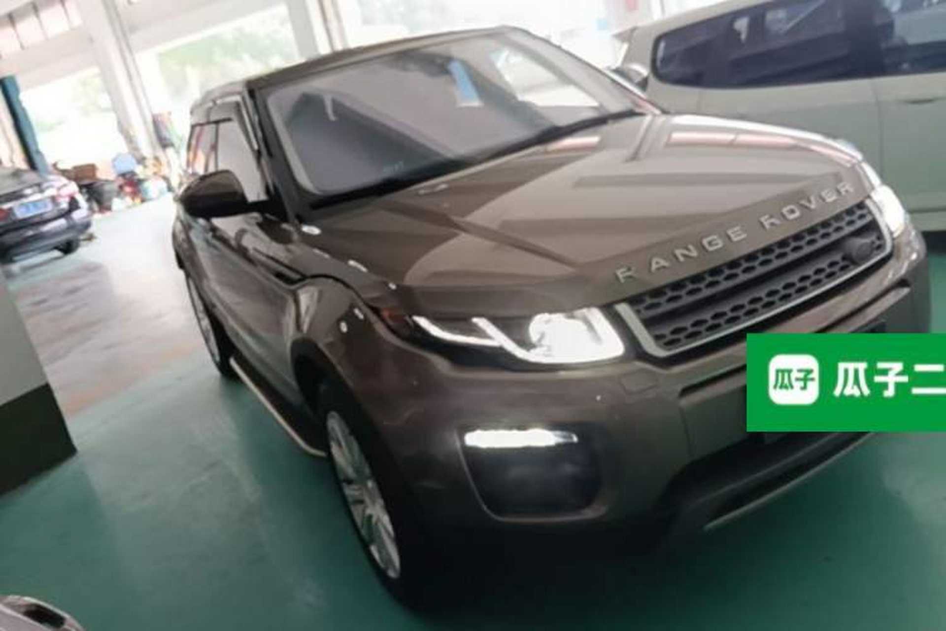 Used Land Rover Range Evoque 2018 240 PS SE Smart Brilliance Edition Front Right 45 Deg