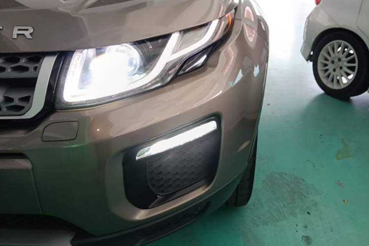 Used Land Rover Range Evoque 2018 240 PS SE Smart Brilliance Edition Left Front Headlight