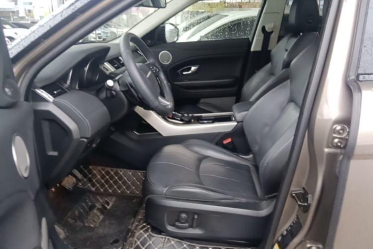 Used Land Rover Range Evoque 2018 240 PS SE Smart Brilliance Edition Left Front Seat