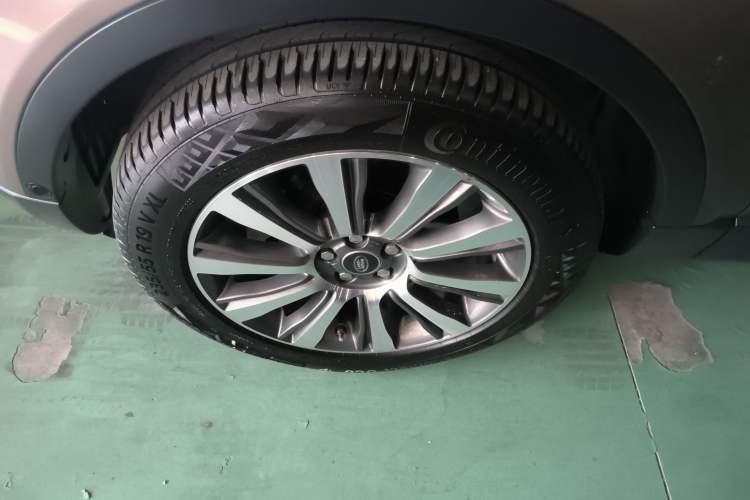 Used Land Rover Range Evoque 2018 240 PS SE Smart Brilliance Edition Left Front Wheel Hub