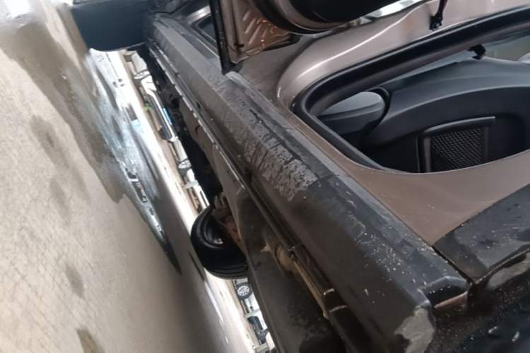 Used Land Rover Range Evoque 2018 240 PS SE Smart Brilliance Edition Left Side Sill