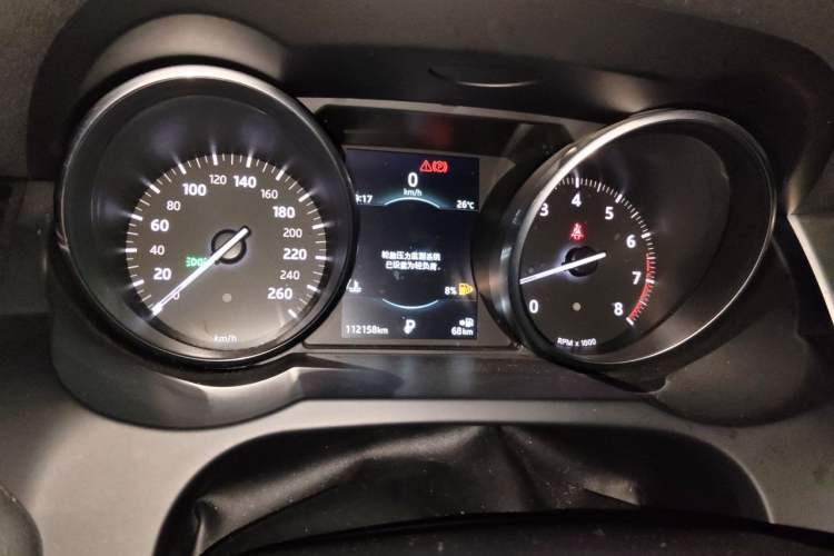 Used Land Rover Range Evoque 2018 240 PS SE Smart Brilliance Edition Odometer Close Up