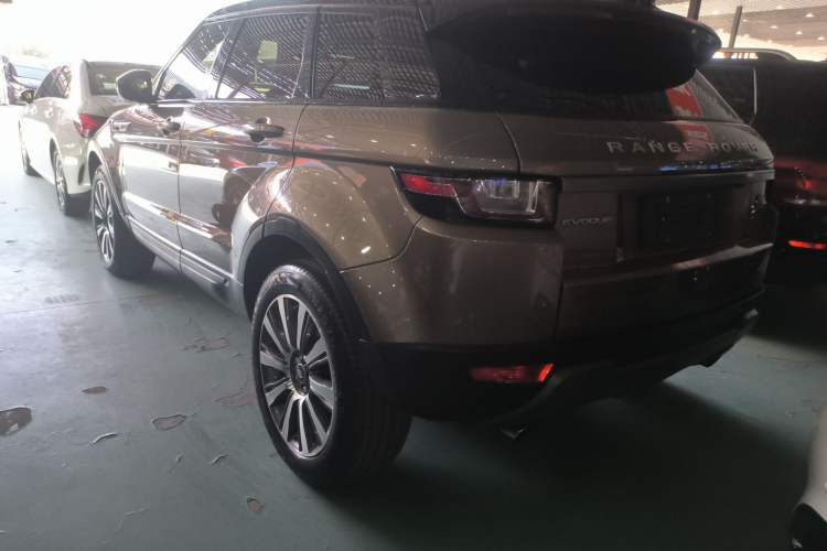 Used Land Rover Range Evoque 2018 240 PS SE Smart Brilliance Edition Rear Left 45 Deg