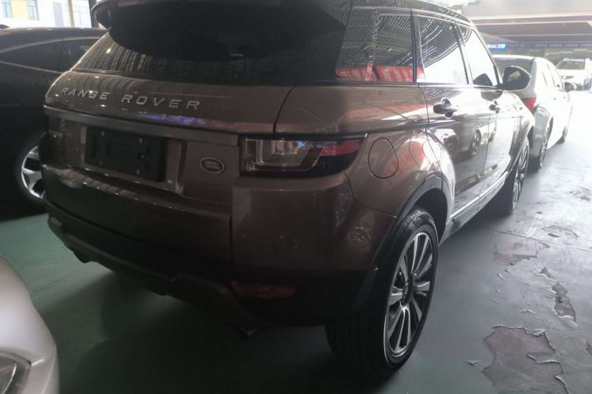 Used Land Rover Range Evoque 2018 240 PS SE Smart Brilliance Edition Rear Right 45 Deg