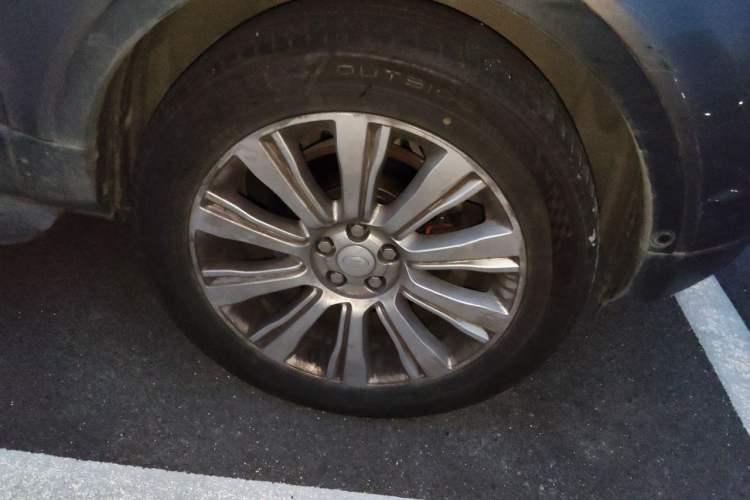 Used Land Rover Range Evoque 2018 240 PS SE Smart Brilliance Edition Right Front Wheel Hub