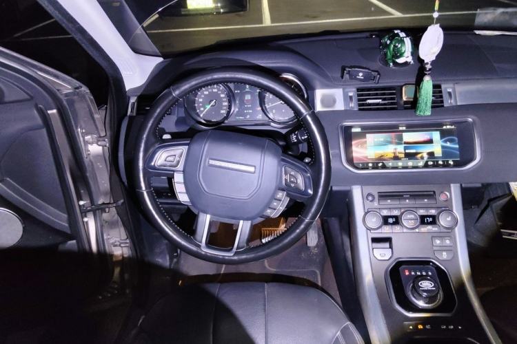 Used Land Rover Range Evoque 2018 240 PS SE Smart Brilliance Edition Steering Wheel