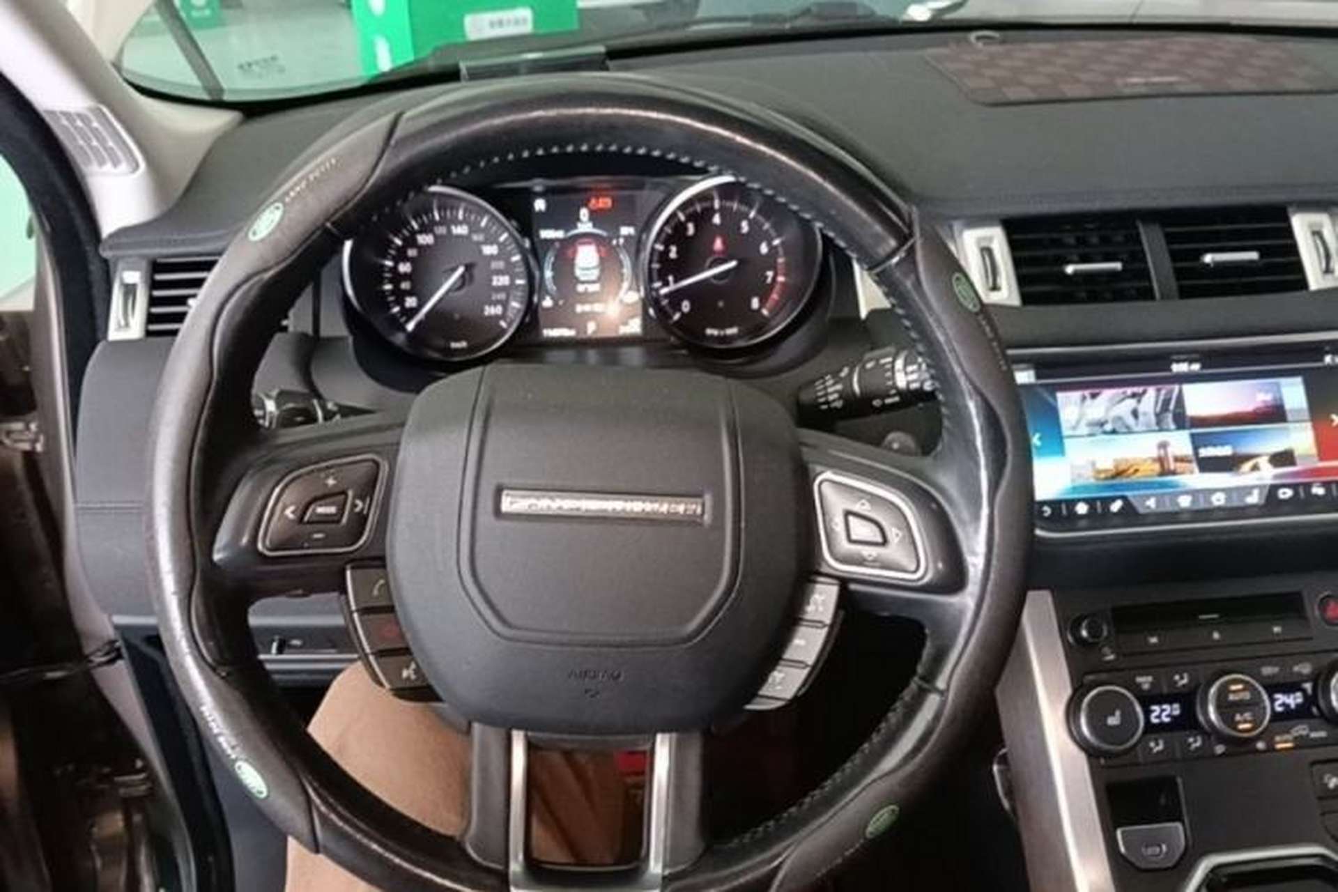 Used Land Rover Range Evoque 2018 240 PS SE Smart Brilliance Edition Steering Wheel