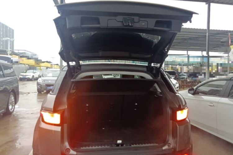 Used Land Rover Range Evoque 2018 240 PS SE Smart Brilliance Edition Trunk