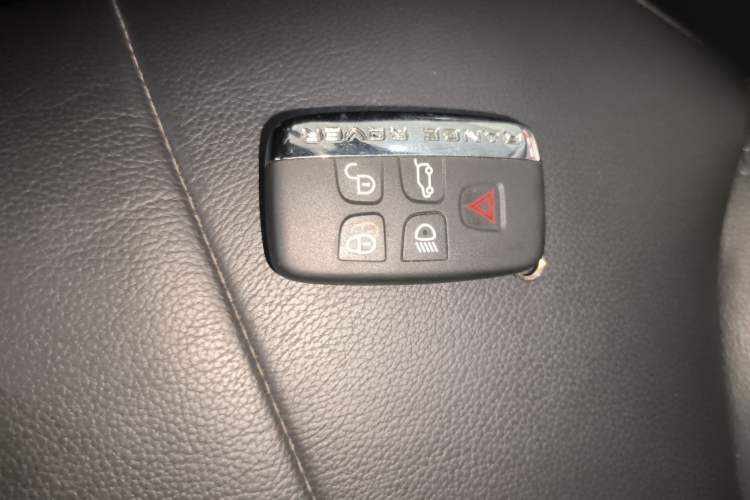 Used Land Rover Range Evoque 2018 240 PS SE Smart Brilliance Edition Vehicle Key