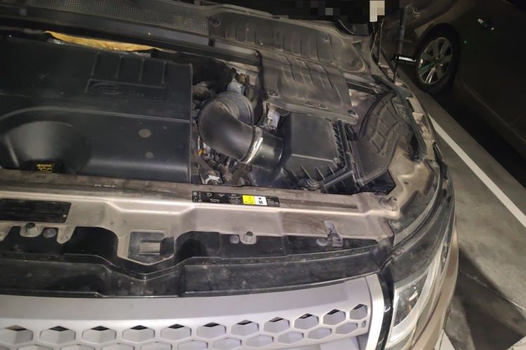 Used Land Rover Range Evoque 2018 240 PS SE Smart Brilliance Edition Engine Bay Left