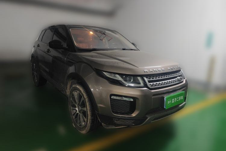 Used Land Rover Range Evoque 2018 240 PS SE Smart Brilliance Edition Front Right 45 Deg