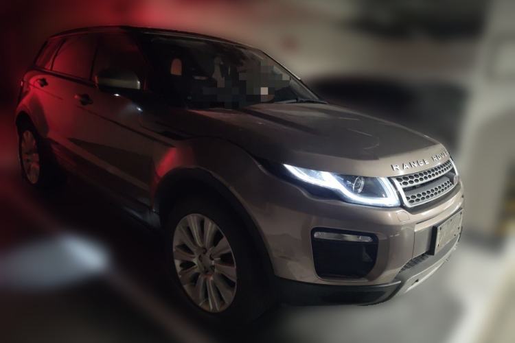 Used Land Rover Range Evoque 2018 240 PS SE Smart Brilliance Edition Front Right 45 Deg