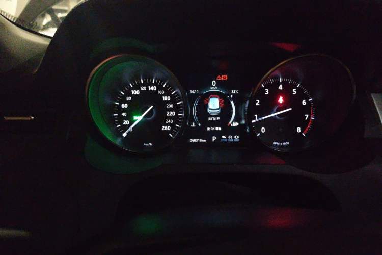 Used Land Rover Range Evoque 2018 240 PS SE Smart Brilliance Edition Instrument Cluster