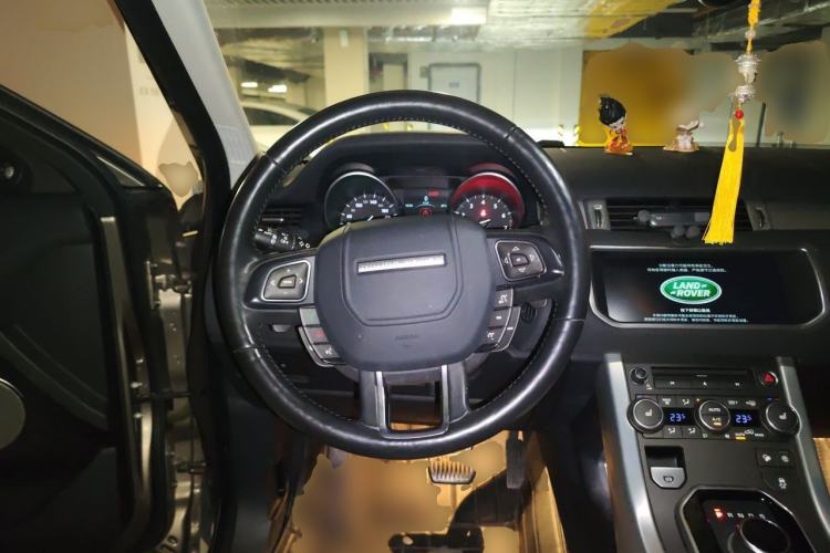 Used Land Rover Range Evoque 2018 240 PS SE Smart Brilliance Edition Steering Wheel