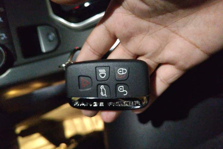 Used Land Rover Range Evoque 2018 240 PS SE Smart Brilliance Edition Vehicle Key