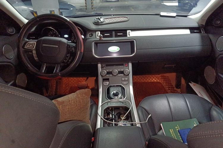 Used Land Rover Range Evoque 2018 240 PS SE Smart Brilliance Edition Center Console