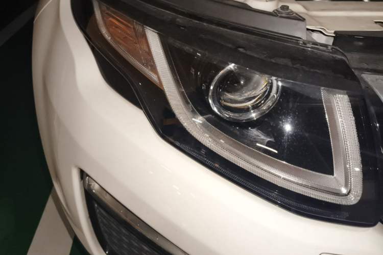 Used Land Rover Range Evoque 2018 240 PS SE Smart Brilliance Edition Right Front Headlight