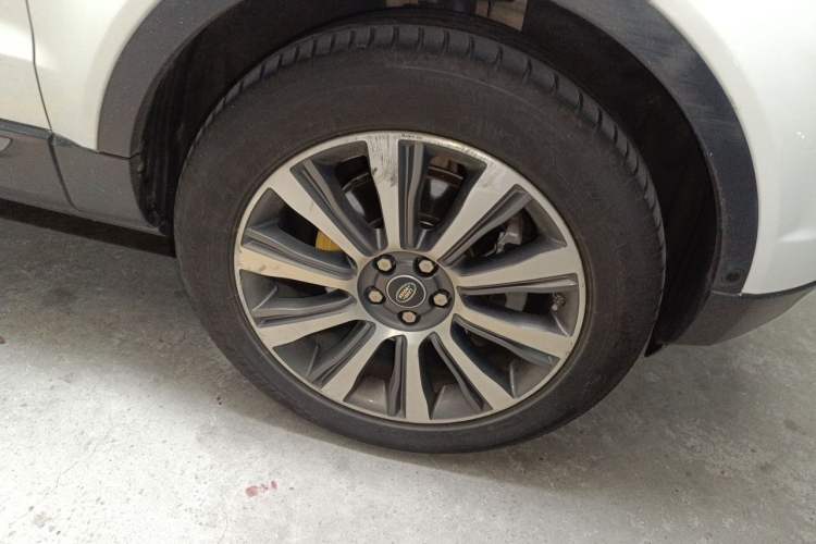 Used Land Rover Range Evoque 2018 240 PS SE Smart Brilliance Edition Right Front Wheel Hub