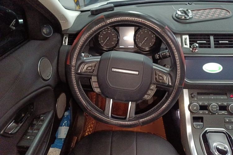 Used Land Rover Range Evoque 2018 240 PS SE Smart Brilliance Edition Steering Wheel