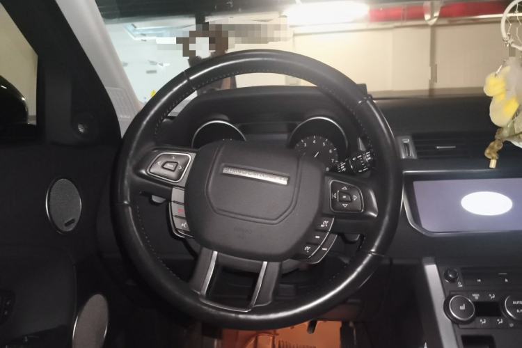 Used Land Rover Range Evoque 2018 240 PS SE Smart Brilliance Edition Steering Wheel