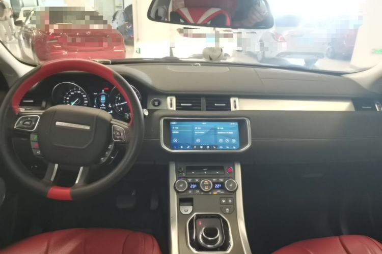 Used Land Rover Range Evoque 2018 240 PS SE DYNAMIC Smart Edition Center Console