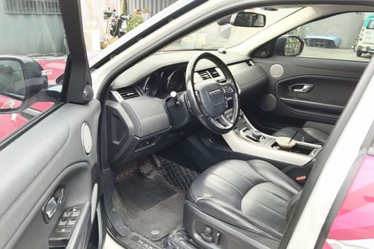 Used Land Rover Range Evoque 2018 240 PS SE Smart Brilliance Edition Driver Seat