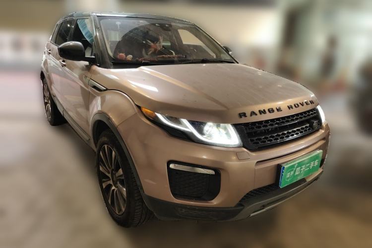 Used Land Rover Range Evoque 2018 240 PS SE Smart Brilliance Edition Front Right 45 Deg