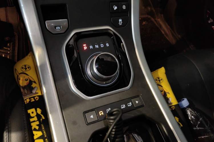 Used Land Rover Range Evoque 2018 240 PS SE Smart Brilliance Edition Gear Lever