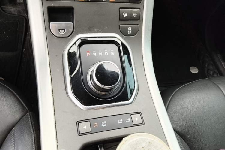 Used Land Rover Range Evoque 2018 240 PS SE Smart Brilliance Edition Gear Lever