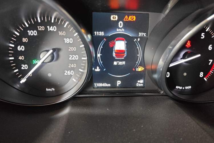 Used Land Rover Range Evoque 2018 240 PS SE Smart Brilliance Edition Odometer Close Up