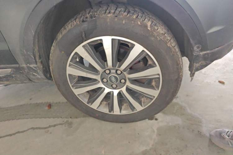 Used Land Rover Range Evoque 2018 240 PS SE Smart Brilliance Edition Right Front Wheel Hub