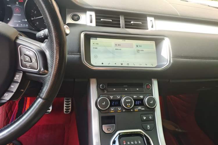 Used Land Rover Range Evoque 2018 240 PS HSE DYNAMIC Convertible Audio And AC Panel