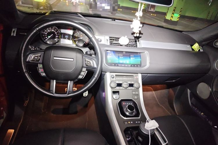 Used Land Rover Range Evoque 2018 240 PS HSE DYNAMIC Convertible Center Console