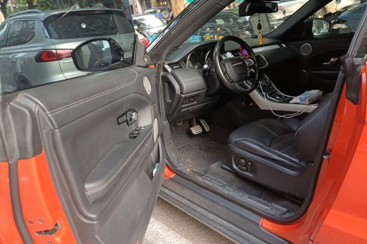 Used Land Rover Range Evoque 2018 240 PS HSE DYNAMIC Convertible Driver Seat