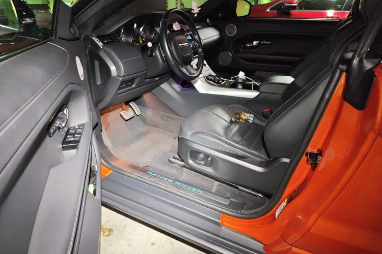 Used Land Rover Range Evoque 2018 240 PS HSE DYNAMIC Convertible Driver Seat